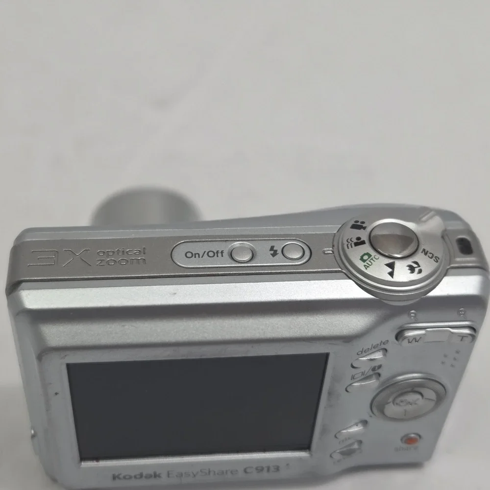 Kodak EasyShare C913 9.2MP Digital Camera Silver 3x Optical Zoom Blur Reduction